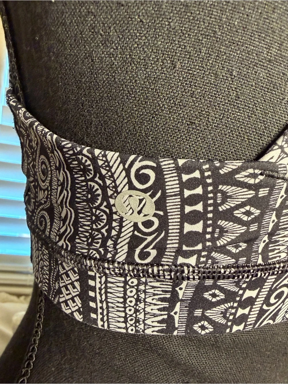 Lululemon Energy Bra Entwined Ice Grey Black Geo Print